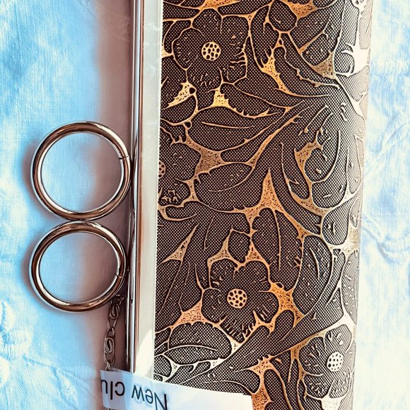 New Gold Purse with Gold Stamping - Picture 5 of 11